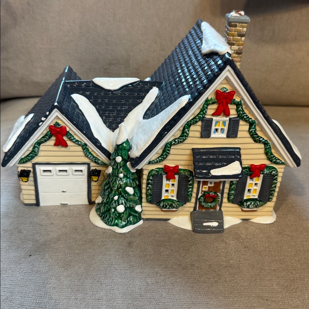 Dept 56 Snow Village Harmony House #55302 Retired Christmas Village